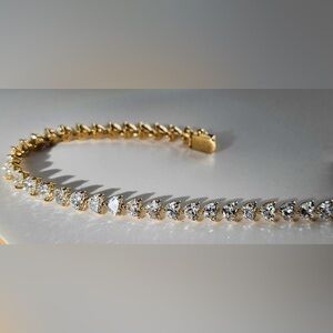 18 karat Japan real Gold Heart Tennis Bracelet with Lab grown diamonds